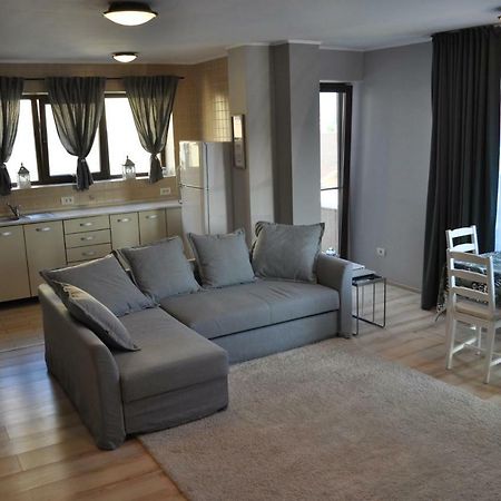 Sleep & Fly Apartment Otopeni Bagian luar foto