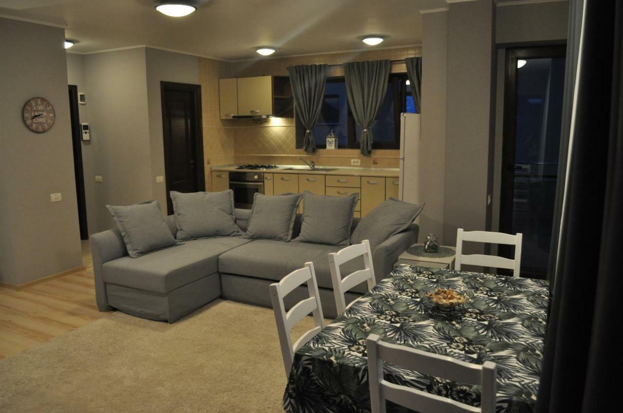 Sleep & Fly Apartment Otopeni Bagian luar foto